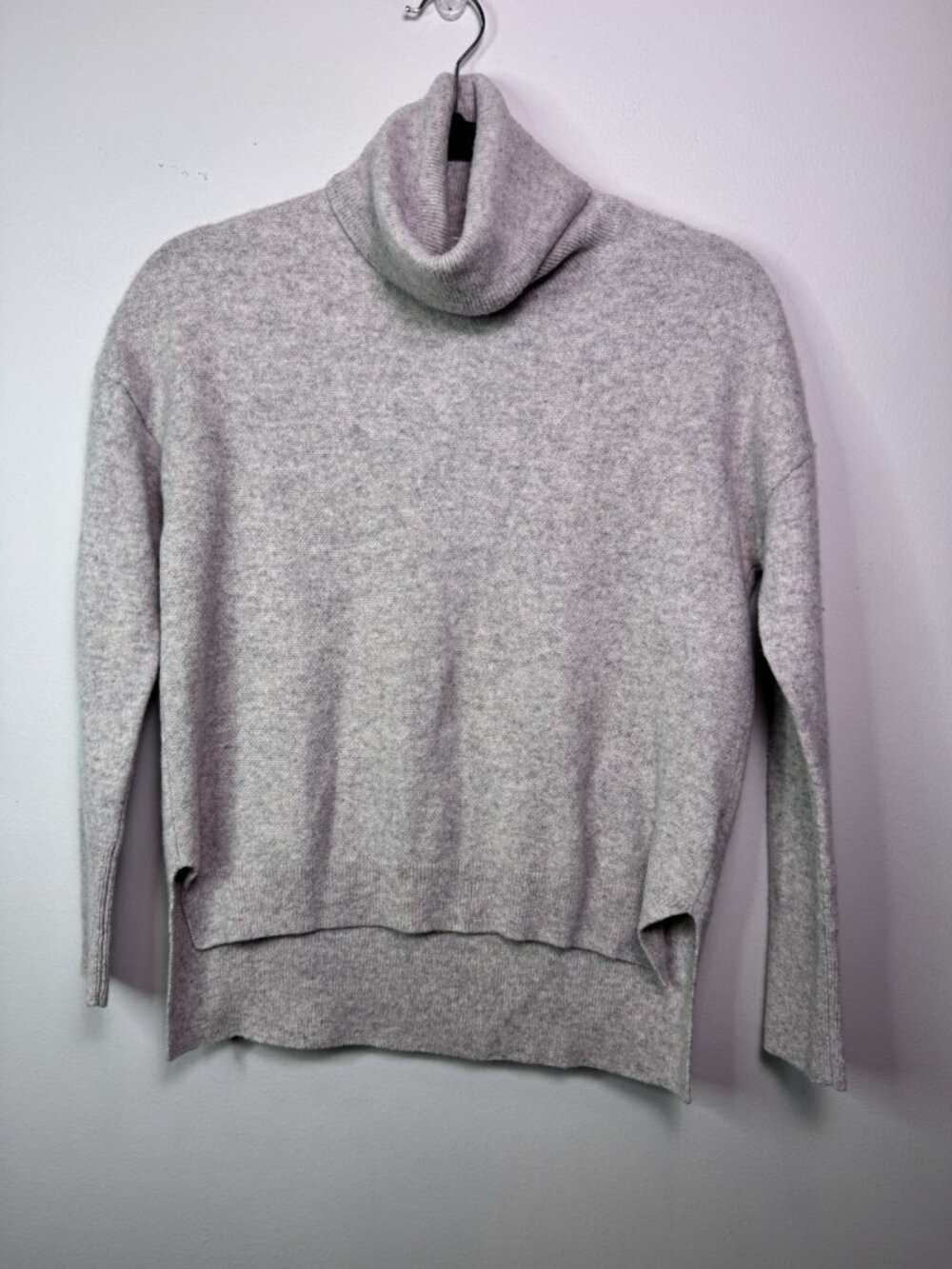 St Tropez West Gray 100% 2 Ply Cashmere Turtleneck Sweater Womens Size Large